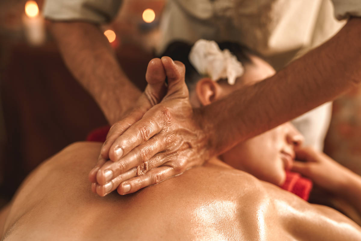 Abhyanga Massage: Benefits, Oils, and How To Do It at Home