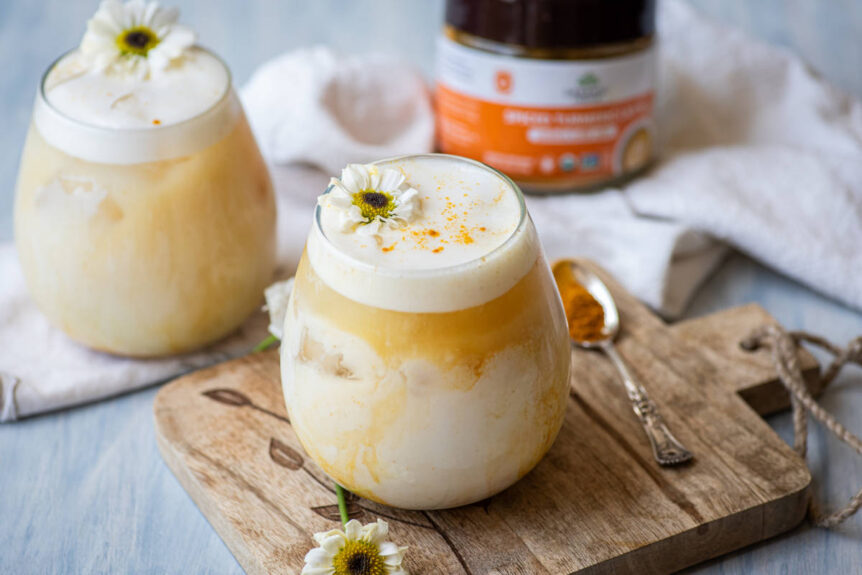 Chilled Spiced Turmeric Latte (Iced Golden Milk)