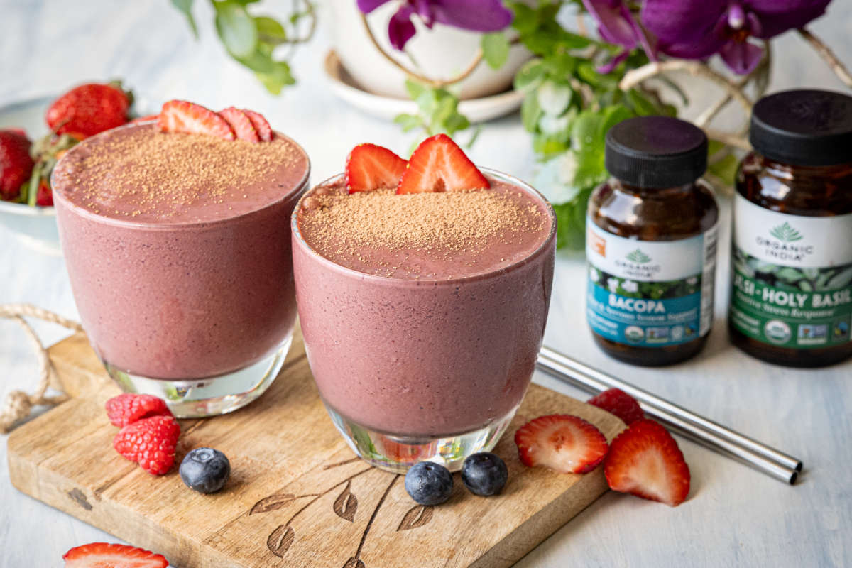 Berry Cacao Mood-Boosting Smoothie with Tulsi and Bacopa