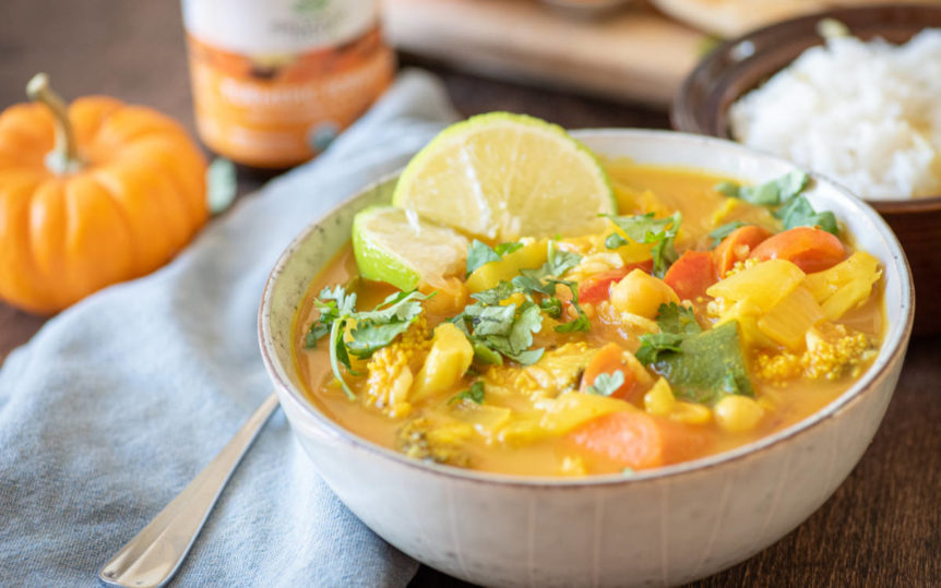 Delicious 1-Pot Pumpkin Curry with Coconut and Veggies